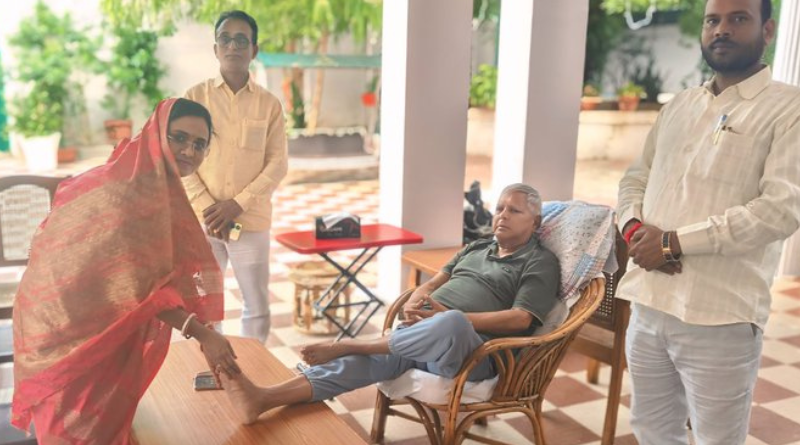 Ashok Mahto, the dreaded gangster of Bihar took the blessings of RJD chief after marriage.