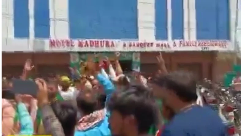 Rs 50 thousand recovered from the office of RJD candidate in Aurangabad.