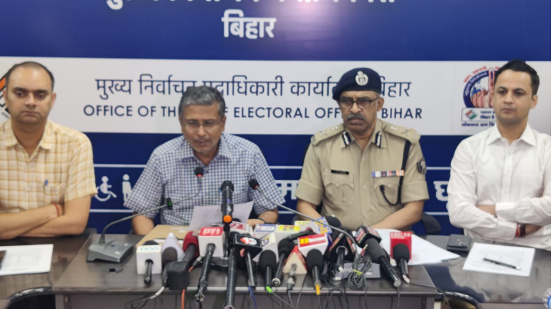 Election Commission registered 55.45% of polling in 8 Lok Sabha constituencies in Bihar till 6 pm.