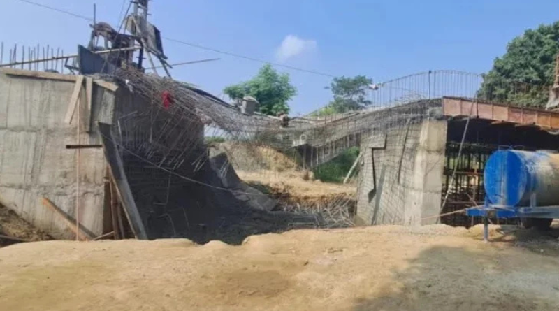 An under-construction bridge collapsed in Motihari (East Champaran).