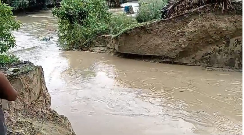 Flood risk looming over residents of Seemanchal and North Bihar.