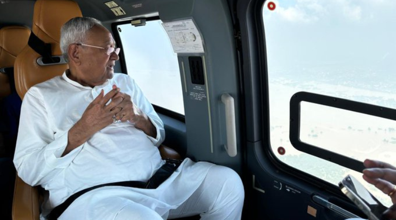 The flood situation is worsening in Patna. The CM did an aerial survey. 