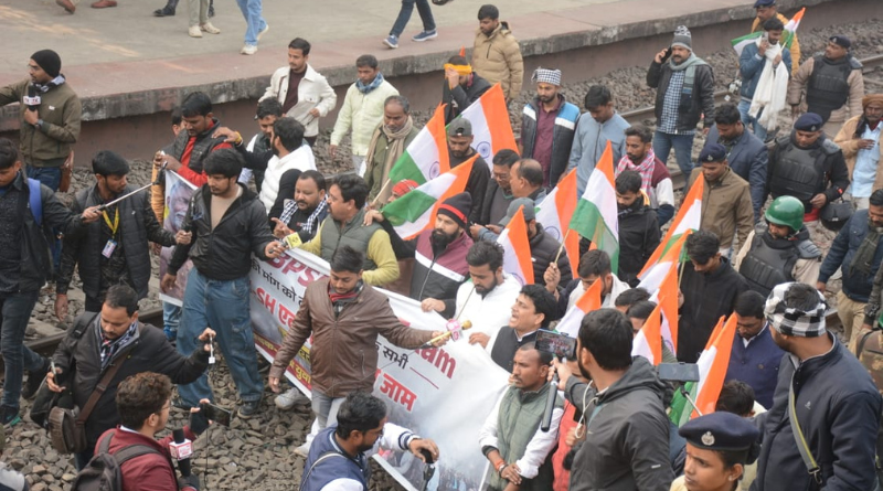 BPSC 70th PT exam protest spreads state-wide with many political parties supporting students.