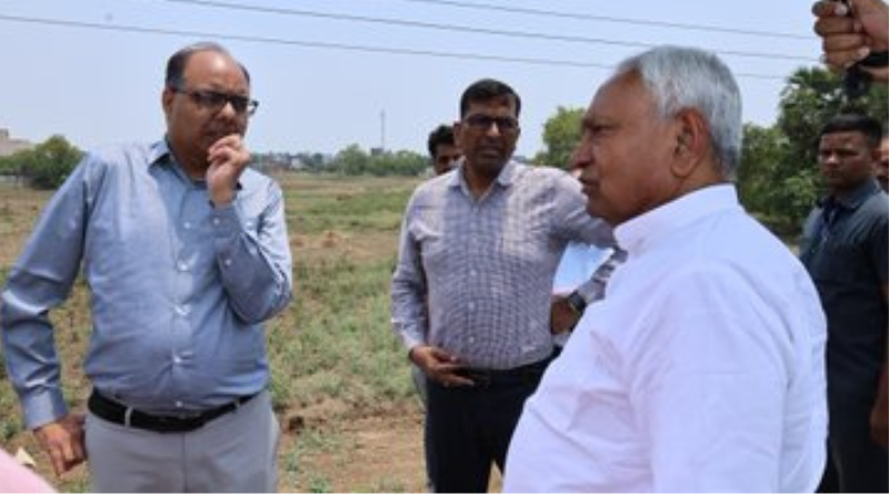 Nitish Kumar reviews road and metro projects in Patna and emphasizes timely completion and quality.