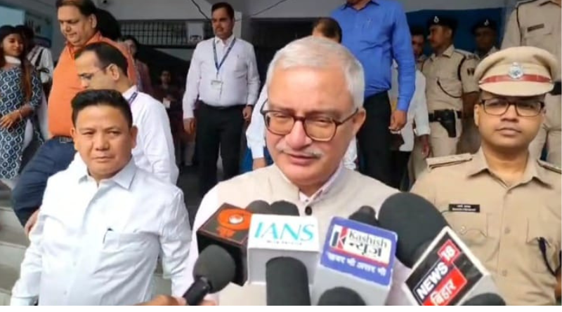 Dr. Vivek Joshi reviewed poll readiness in Motihari and focused on transparency and voter awareness.