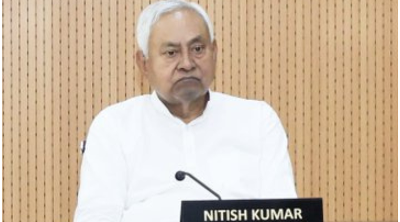 CM Nitish Kumar’s on-stage antics in Darbhanga leave the crowd in splits.