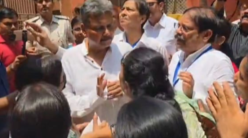 TRE-3 aspirants surrounded the Bihar education minister over supplementary results.