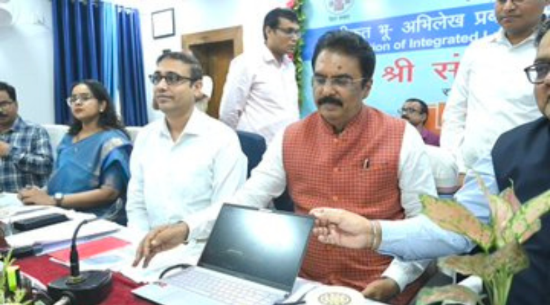 Sanjay Saraogi launched an integrated land record management system—spatial mutation portal.