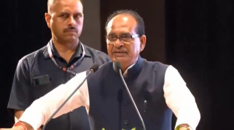 Shivraj Singh Chouhan promised action on fertilizer issues during farmers’ meet in Patna.