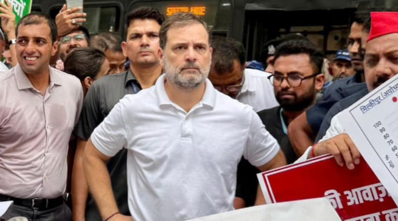 INDIA bloc MPs, including Rahul, Priyanka, Akhilesh, detained during march to the Election Commission.