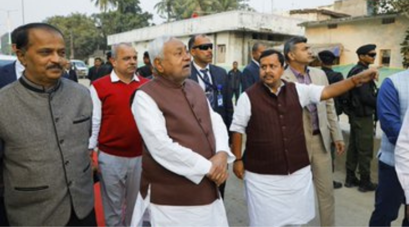 Nitish Kumar inspected the Mandiri drain project, instructed officials to expedite work.