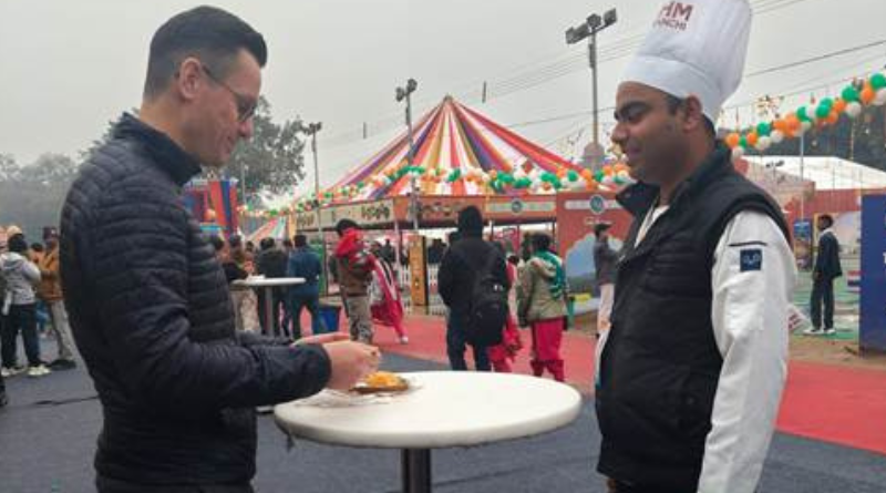 Bharat Parv-2026: French visitor experiences Jharkhand’s rich culinary heritage.