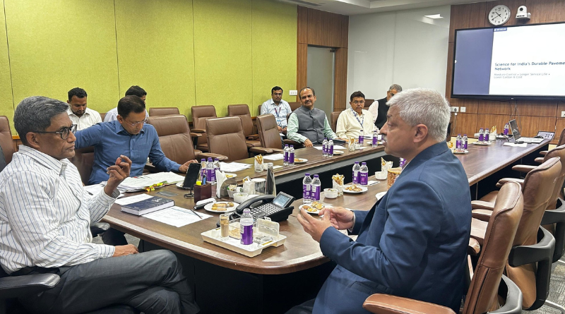 Pratyaya Amrit directed officials to remove bottlenecks and support investors for industrial development in Bihar.